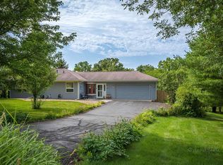 16 Cameron Rd, Galena, IL 61036