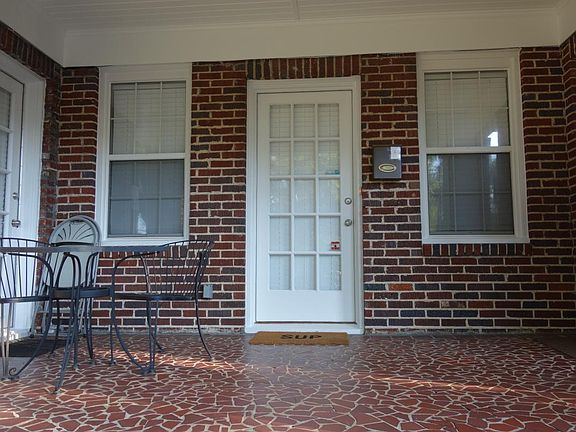 Southern Porch & Private Front Entrance
