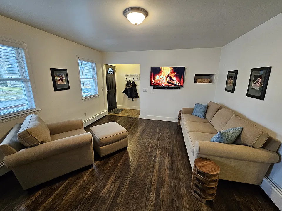 158 Ash St