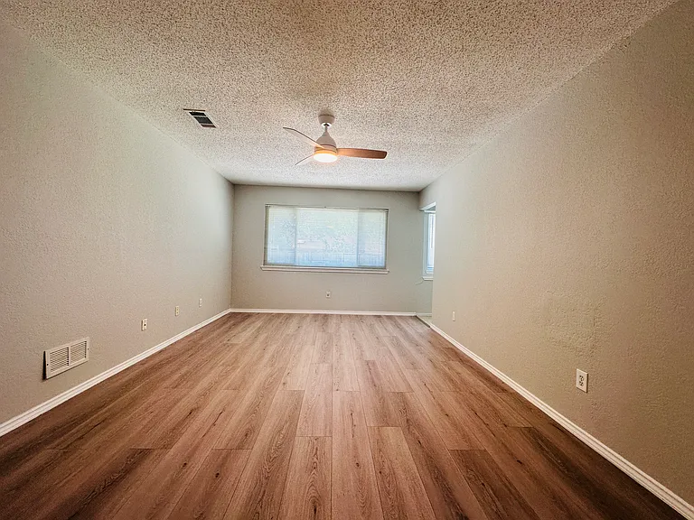 3117 Kingswood Dr — Photo 21