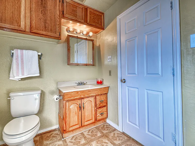 1559 Vermont Ave — Photo 9