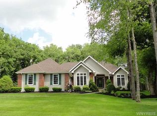 4536 Sharon Dr, Lockport, NY 14094