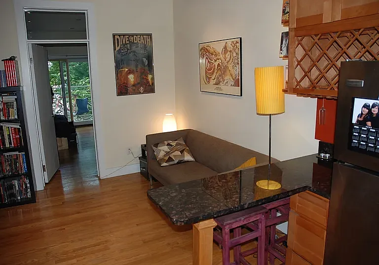 215 Maujer St #2L — Photo 6