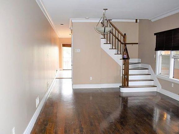 4th image of 67 Crispi Ln