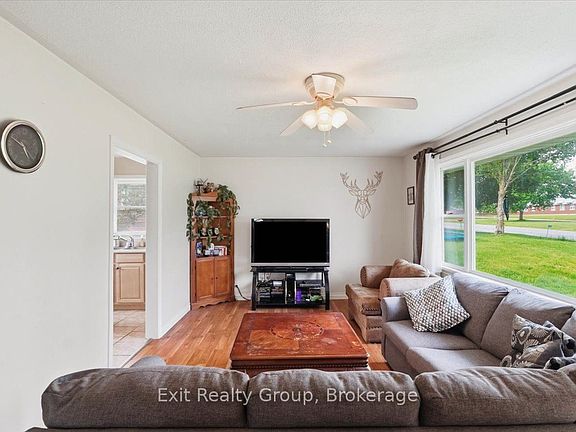 4th image of 109 Aikins Rd