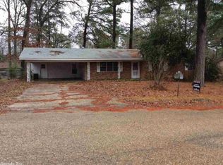 606 Holt St, Fordyce, AR 71742