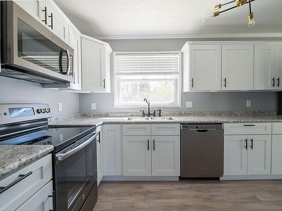 5th image of 152 Beverly Cir