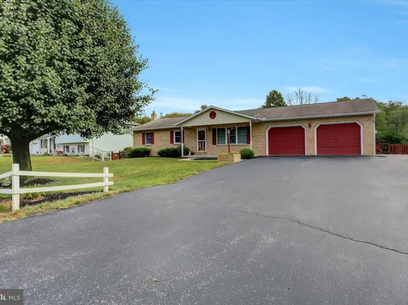 12510 Randy Dr, Greencastle, PA 17225