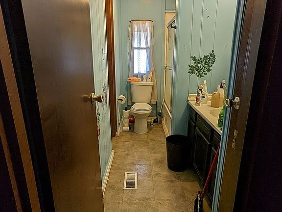 Main bathroom in house
