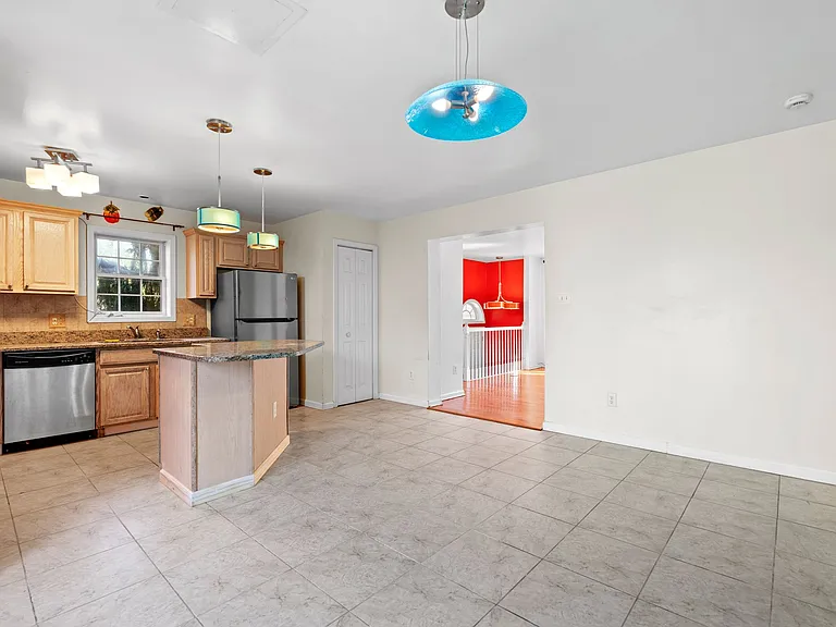 9 Tompkins St — Photo 7