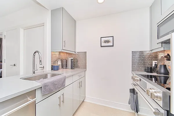 Rented by Brown Harris Stevens | media 22