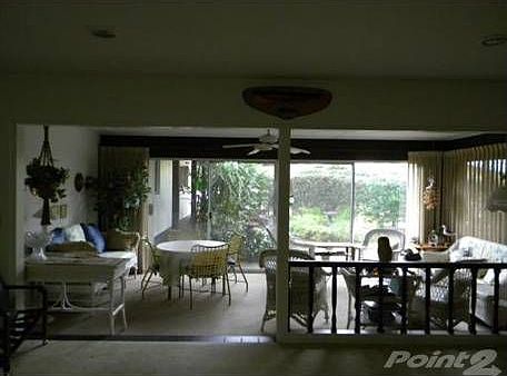 Spacious Florida Room