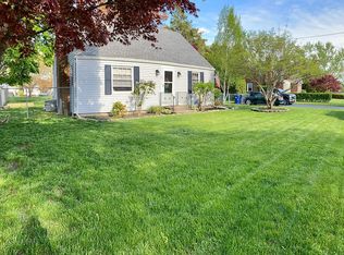 26 Chambly Ave, Warwick, RI 02888