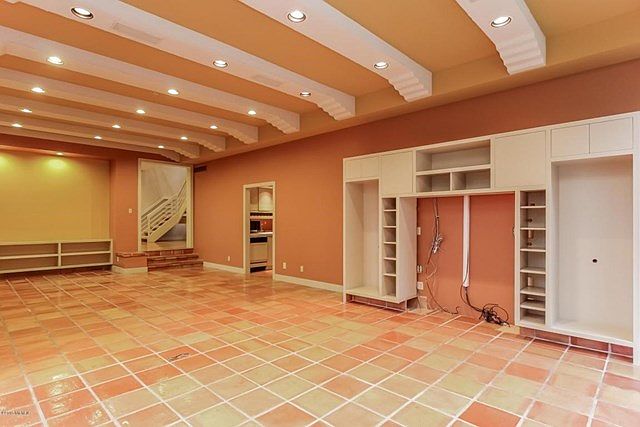 1st image of 6235 Glenstone Dr SE