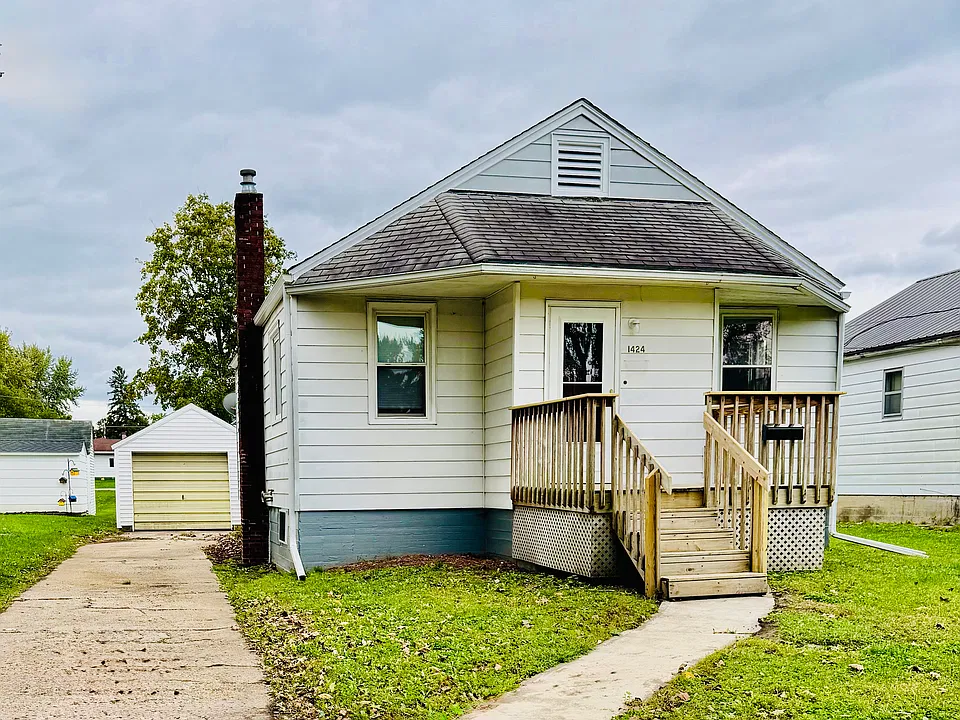 1424 Chester Ave