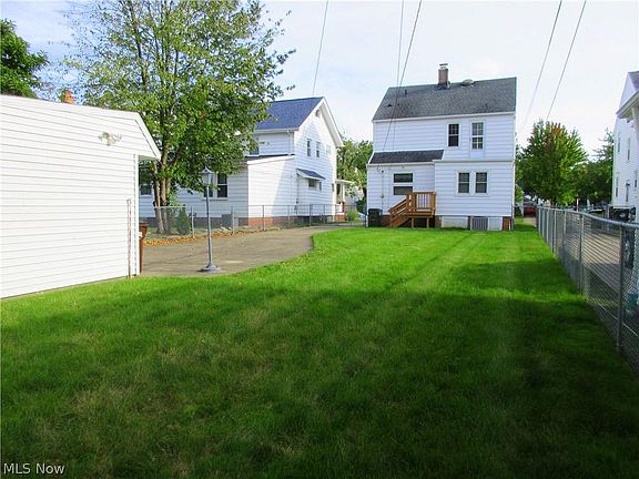4th image of 6810 Wilber Ave