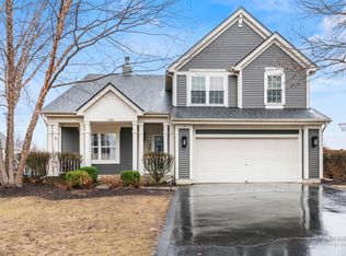 686 Seybrooke Ln, Crystal Lake, IL 60012
