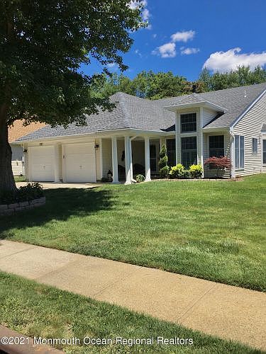 1st image of 597 Waterford Dr