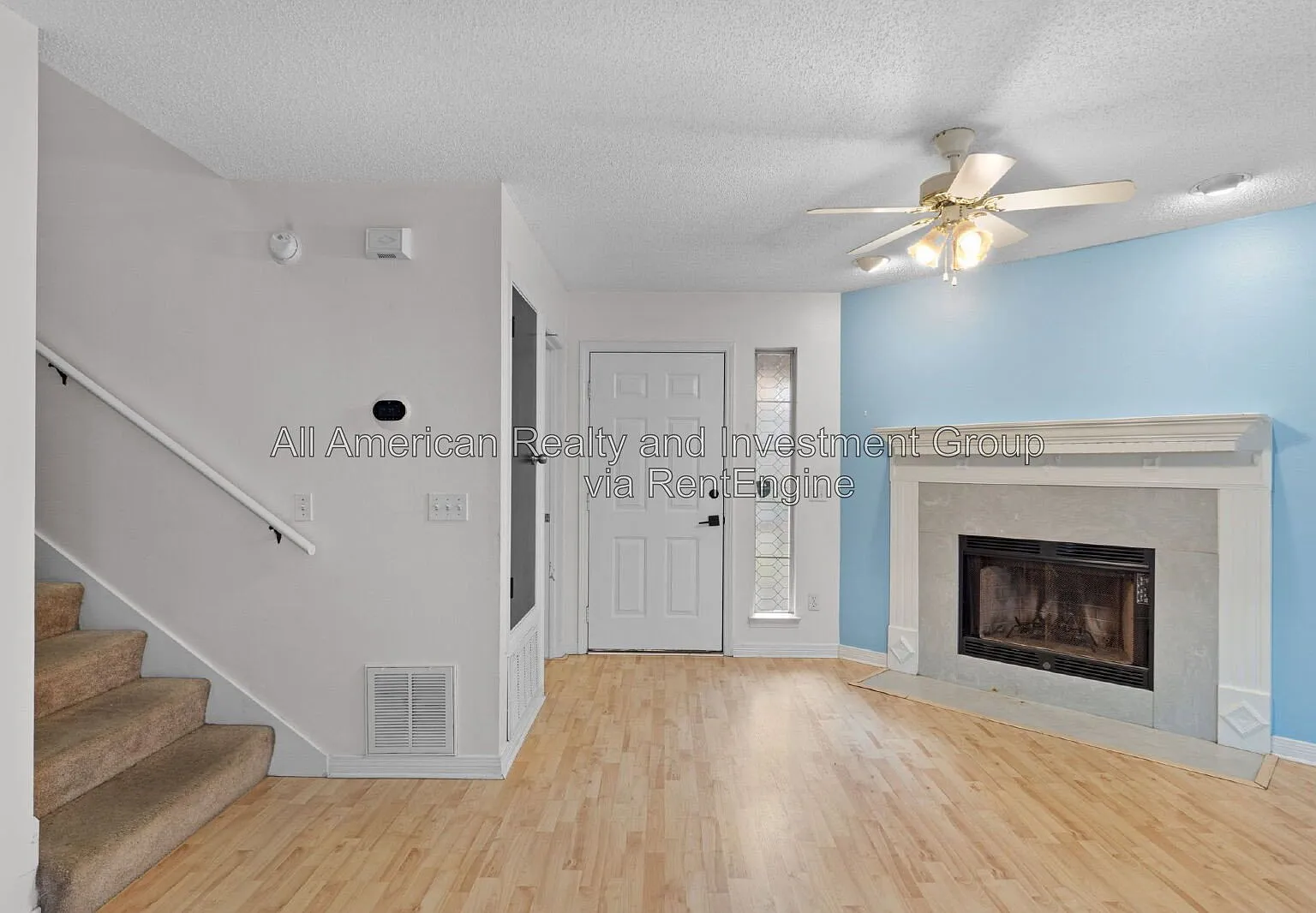 3 bed, 2.5 bath, 1289 sqft, $1,900 — Photo 4