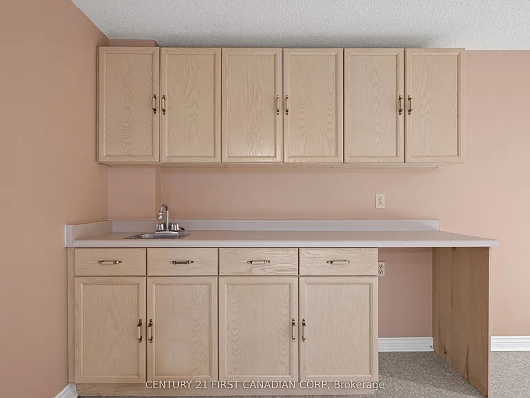 90 Ontario St S #12 — Photo 28