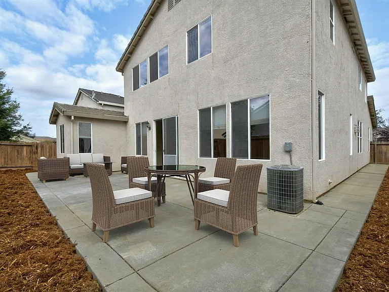 1804 Waterfall Dr — Photo 11