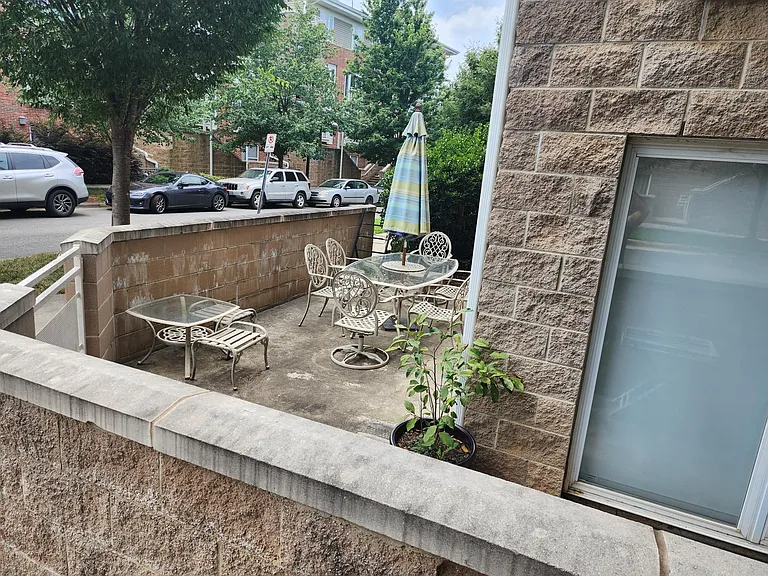 652 Raphael Pl — Photo 16