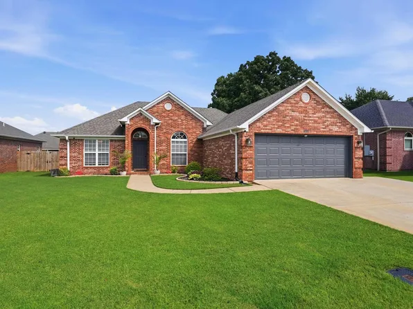 1630 Hosta, Conway, AR 72034