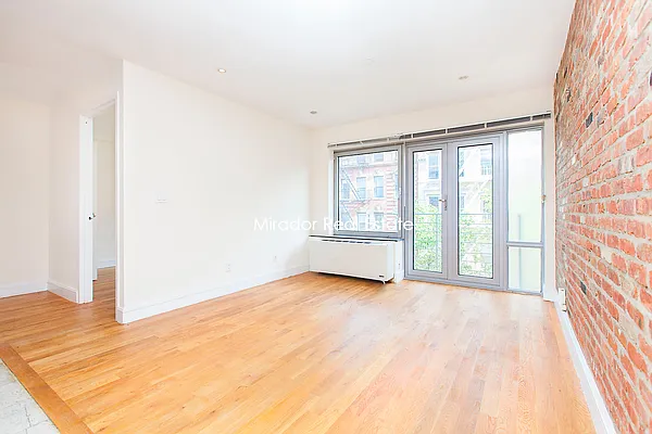 Rented by Mirador Real Estate | media 21