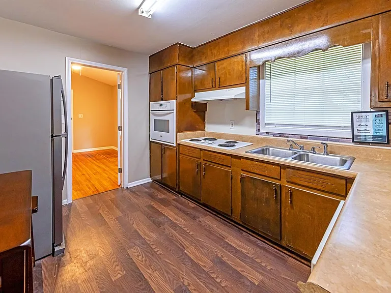 5326 Heather Ln — Photo 3