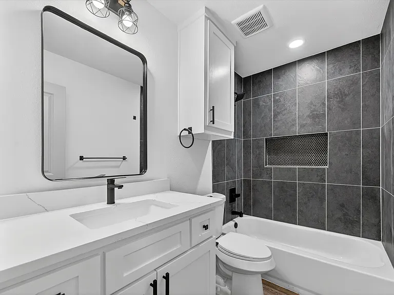 2107 Church St #A — Photo 13