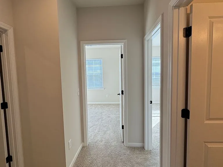 8911 Nettleton Ave — Photo 23