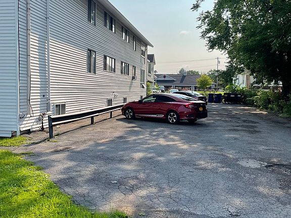 2nd image of 358-362 Edwards Ave N #358-08