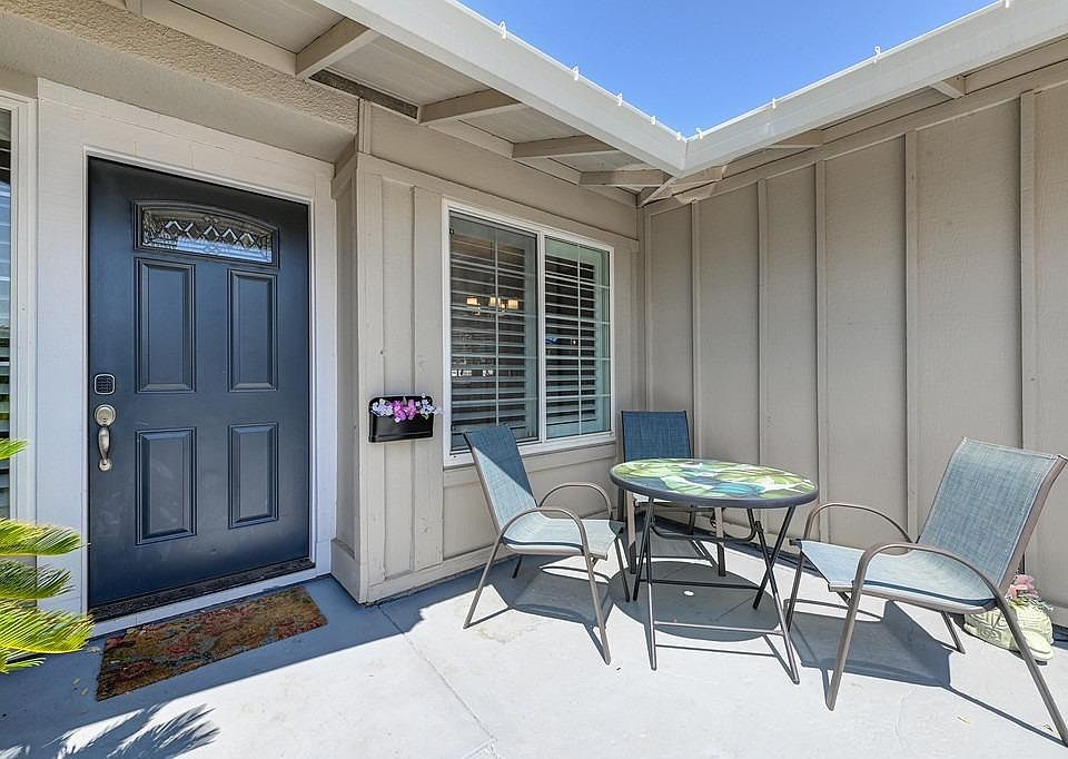 1st image of 675 Los Lunas Way
