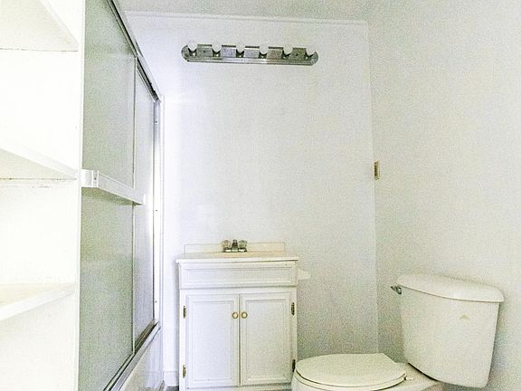 3rd image of 447 Wooster Ave