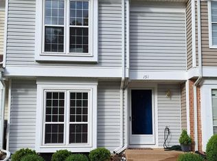 151 Edinburgh Sq, Sterling, VA 20164