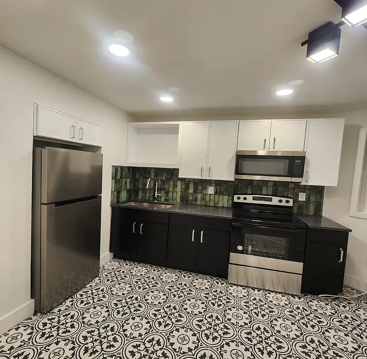2 bed, $1,999 — Photo 1