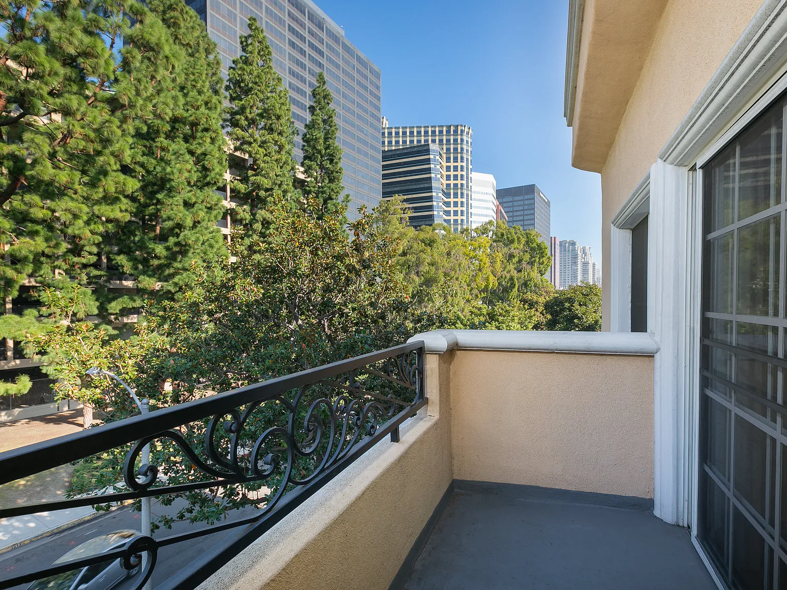 Sterling Westwood Towers — Photo 2