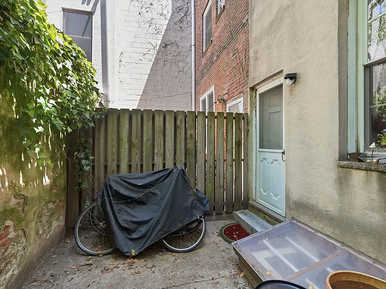311 Fitzwater St — Photo 4