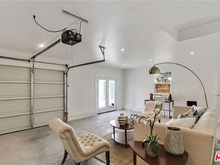 919 Isabel St — Photo 20