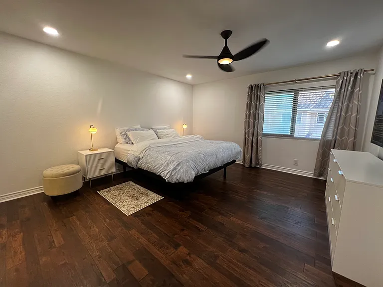 7825 Seaglen Dr — Photo 41
