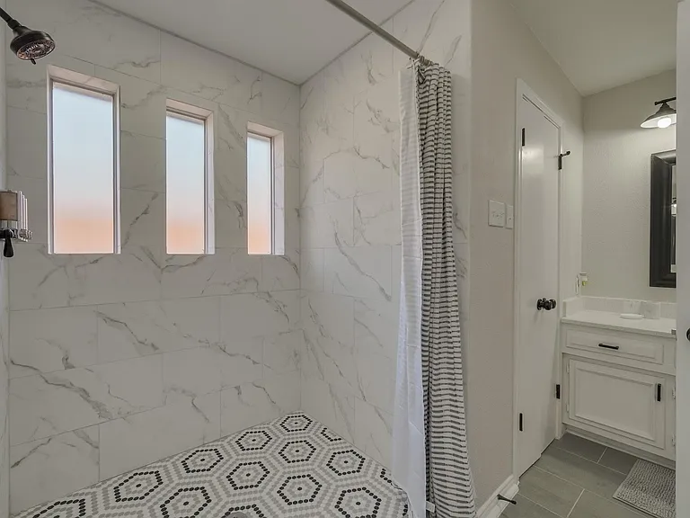 2421 Regal Rd — Photo 17
