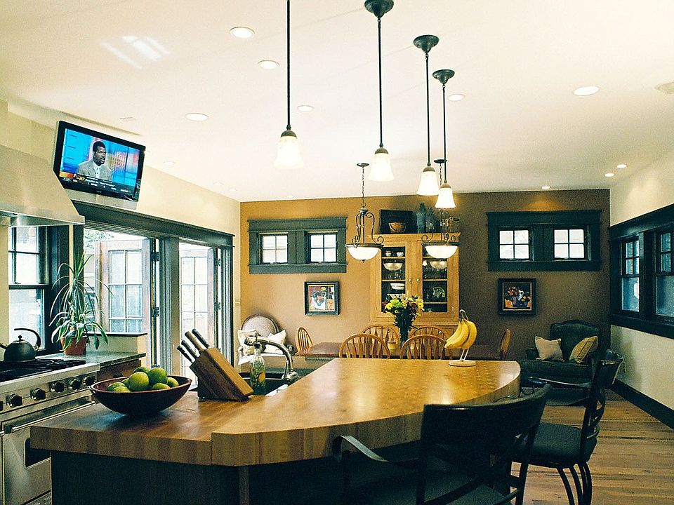 Kitchen/Dining 01