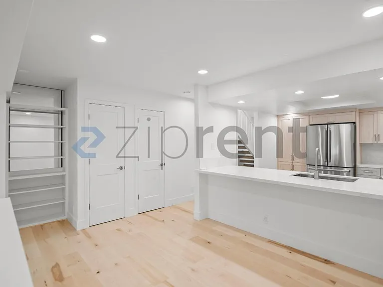 223 Saratoga Ave — Photo 11