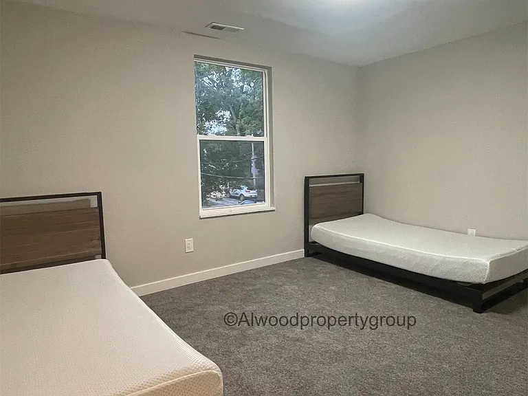 1021 S State Ave — Photo 8