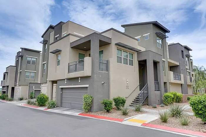 2 bed, 3.0 bath, 1342 sqft, $2,375 — Photo 1