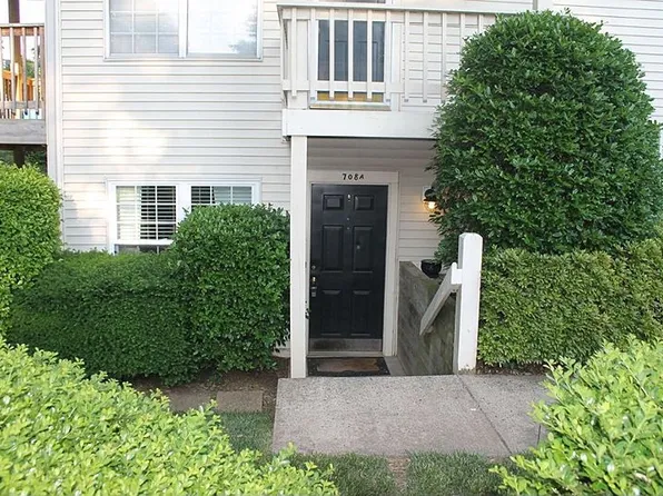 708B Cedar Crest Dr, Warrenton, VA 20186