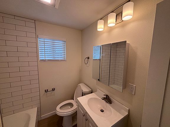 4th image of 517 129th St S #517