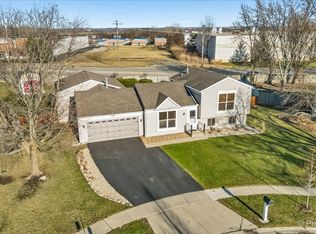 1502 Sawgrass Ct, Elgin, IL 60123