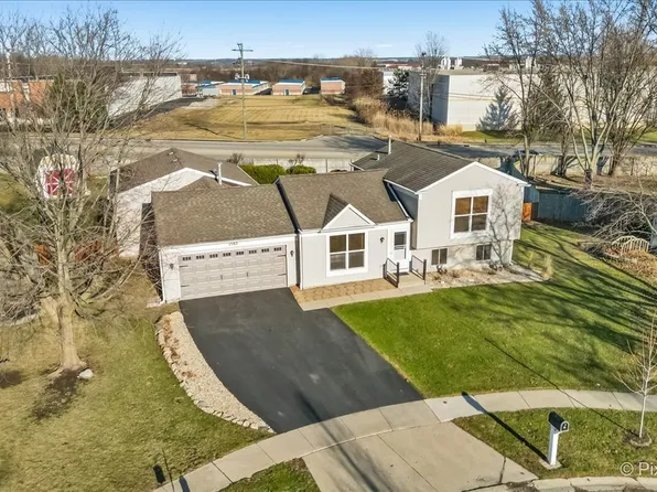 1502 Sawgrass Ct, Elgin, IL 60123