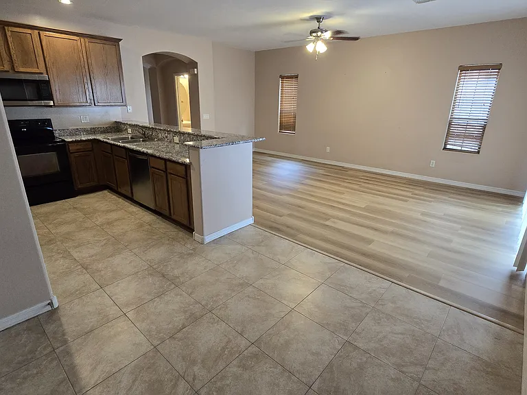 1051 S Maverick St — Photo 14